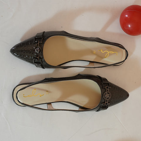 Febo croc closed toe flats