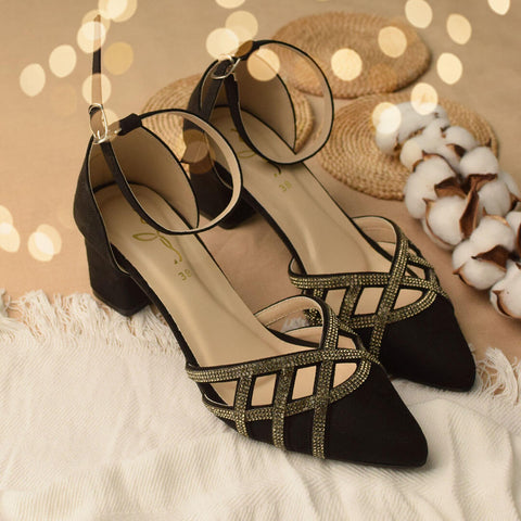 Criss Cross Decor Chained CourtShoes