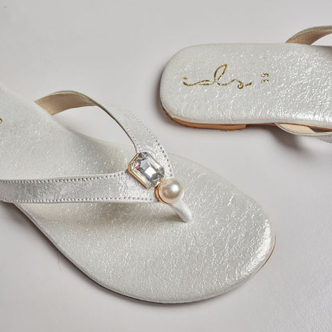 Crystal Dew Pearl Chapal