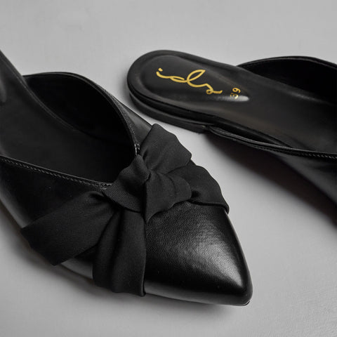 Knot Chic Mule - Black